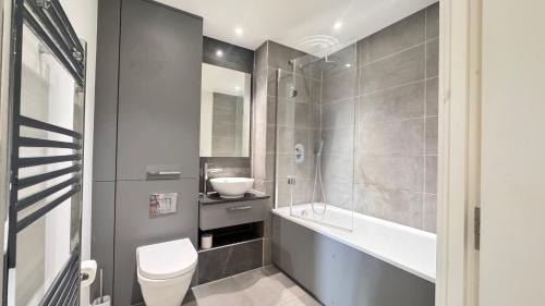Custom House Maison | Riverside Rooms and Apartments