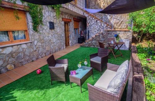 La Omanuela Appartement | Riverside Rustic Retreat