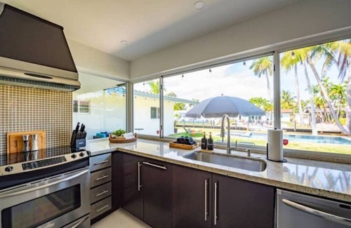 Riverside Park Maison | Riverside View and Access w/Pool