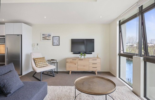 Taupo Appartement | Riverside Views - Taupo Holiday Home