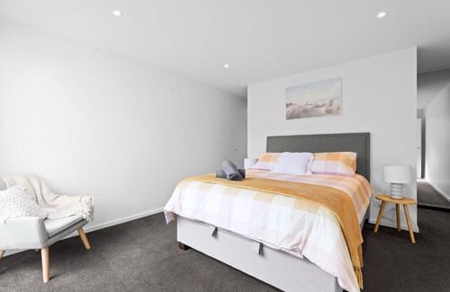 Carrum Maison | Riverside Villa & Pet Friendly