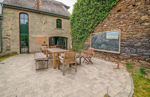 Leglise Maison | Belle villa à Léglise avec jardin et étang