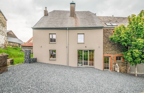 Leglise Maison | Belle villa à Léglise avec jardin et étang