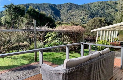 Thames Maison | RiverSong Retreat