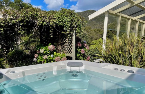 Thames Maison | RiverSong Retreat