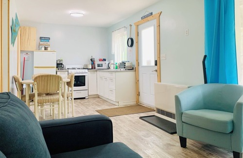 North Bay Cabine | Riverview Cabin Cottage B