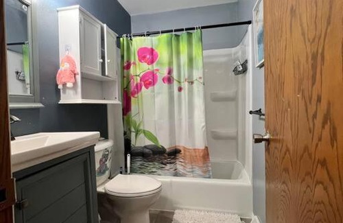 Eau Claire Maison | Riverview oasis