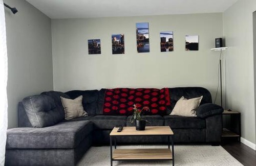 Eau Claire Maison | Riverview oasis