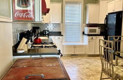 Hamilton Maison | Riverview Orchard 1: Mississippi River & Dam View