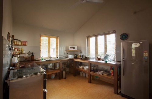 Patnem Villa | Riverview Villa : Chambres d'hôtes/ Villa avec rivière et vue sur la mer