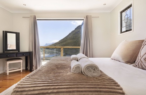 Rooiels Appartement | Riverview Villa - Two Bedroom Apartment, Sleeps 6