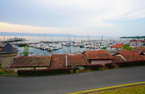 Thonon-les-Bains Appartement | Rives and Sleep