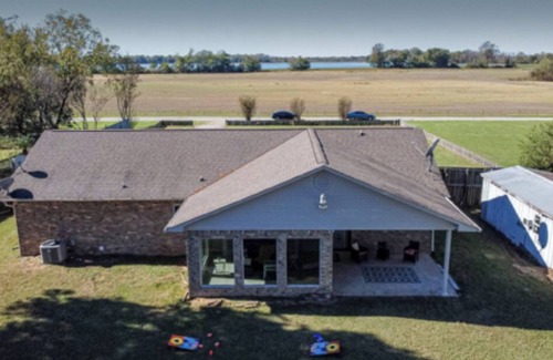 Tucker Maison | Riviera Retreat: Splay, Play & Stay at the Lake