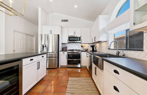 Desert View Village Maison | Roadrunner by LuxeKey: Cave Creek w/Pool and Desert Views
