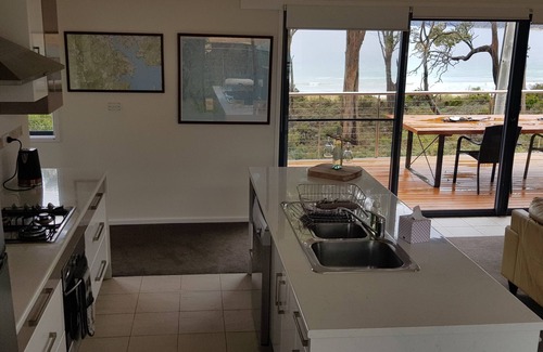 Surveyors Bay Maison | Roaring Beach Retreat
