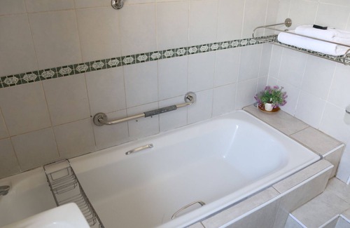 Mmabatho Maison | Roba Monakedi Guest Lodge