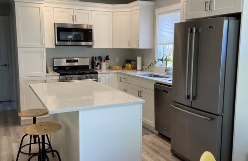 Roberts Creek Cottage | Roberts Creek Cottage. Close to village, beach, hiking and biking trails.