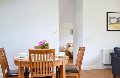 Loxton Maison | Robin's Corner