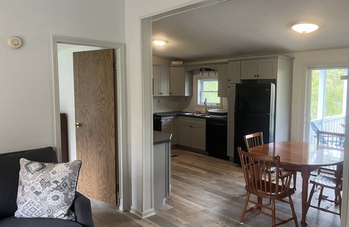 Scottsburg Maison | Robin's Nest: Newly renovated home located on 60 acres of fields & forest.