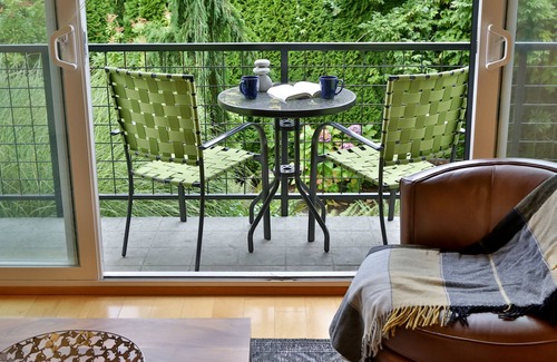 Langley Copropriété | Robins Nest Langley-Condo moderne récemment rénové au centre-ville de Langley