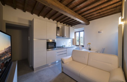 Tavarnuzze Maison | Rocca Palazzaccio