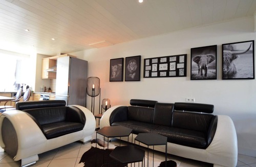 Rochehaut Maison | Cozy Home With View and Hottub
