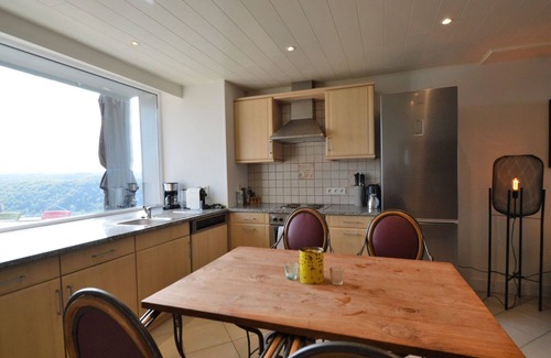 Rochehaut Maison | Cozy Home With View and Hottub