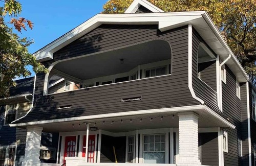 Lakewood Appartement | Rock and Roll House of Fame! 2bed 1bath Central AC