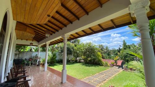 Katugastota Maison | Rock House Villa