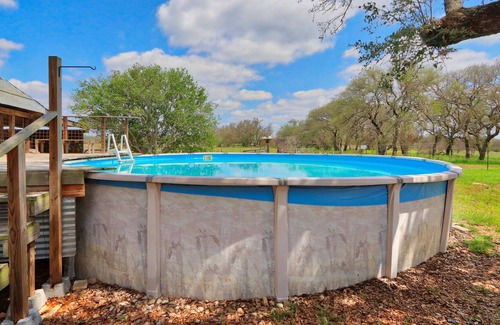Johnson City Maison | Rock-N-Horse Ranch in the Texas Hill Country!