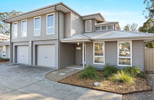 Huskisson Maison | Rock Salt by Experience Jervis Bay