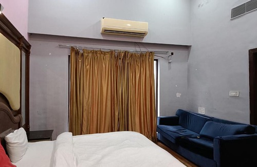 Aarey Colony Maison | Rock villa
