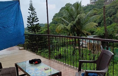 Aarey Colony Maison | Rock villa