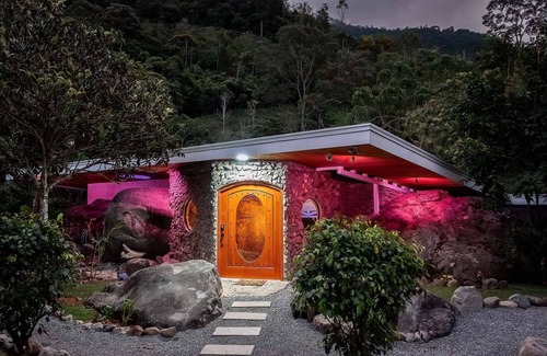 Rivas Maison | Rocka Verde Retreat