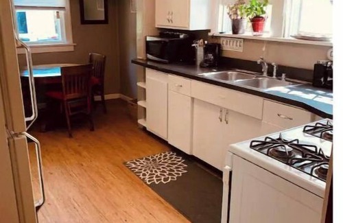 Ottawa Maison | Rocket Retreat near campus and downtown