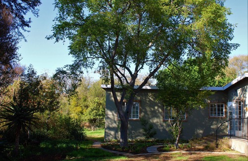 Muldersdrift Maison | Rockfig Cottage for 2 People With Wonderful Private Terrace in Garden!