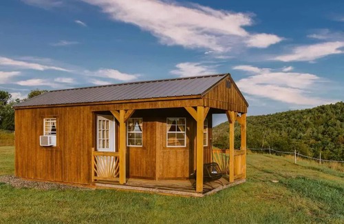 Barton Cabine | Rockin N Retreat