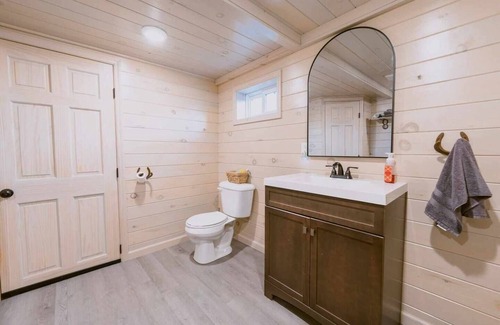 Barton Cabine | Rockin N Retreat