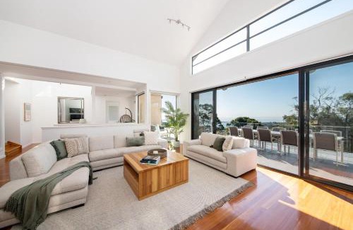 Mount Martha Maison | Rockleigh Bay - Gas Heated Spa and Solar Heated Pool