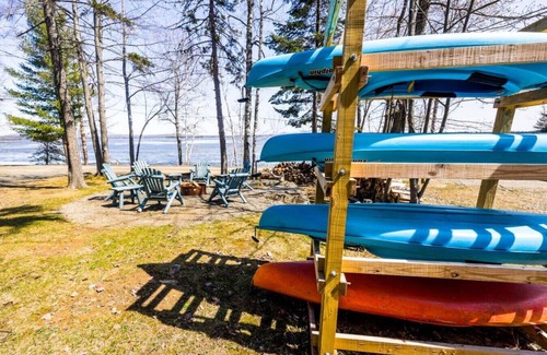 Northeast Somerset Cabine | Rockwood Hills · Lake House: Private Dock | Pet-Friendly | Kayaks | Fire-Pit
