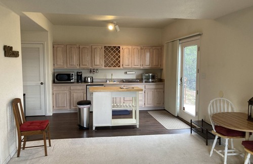 Briargate Appartement | Rocky Mountain Foothills Serenity