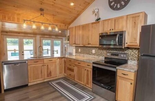 Hamilton Maison | Rocky Point #1, Lake Moraine Home #1 Near Colgate University