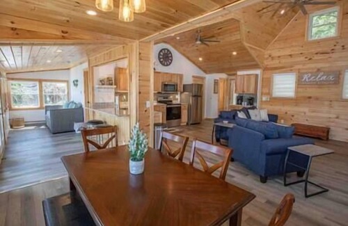 Hamilton Maison | Rocky Point #1, Lake Moraine Home #1 Near Colgate University