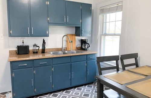 Kamm's Corners Appartement | Rocky River Near Airport Apartment - 2nd floor