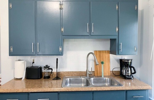 Kamm's Corners Appartement | Rocky River Near Airport Apartment - 2nd floor