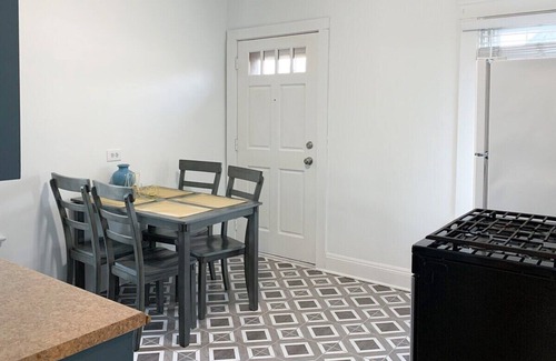Kamm's Corners Appartement | Rocky River Near Airport Apartment - 2nd floor