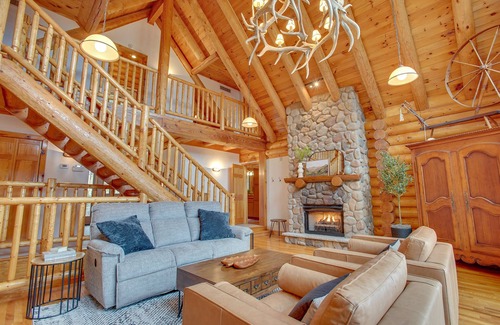 Wapwallopen Cabine | Rocky Top Cabin | Mtn Views w/ HOT TUB + Pool!