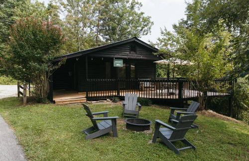 Stanton Maison | "Rocky Top" - Cozy RRG Cabin off Slade Exit!