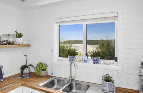 Manyana Maison | Rockys Beach House