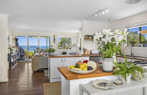 Manyana Maison | Rockys Beach House